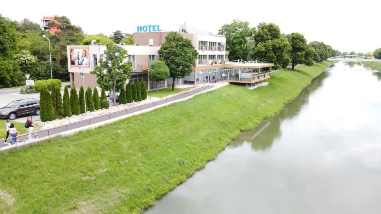 Hotel River Nitra Eksteriør bilde