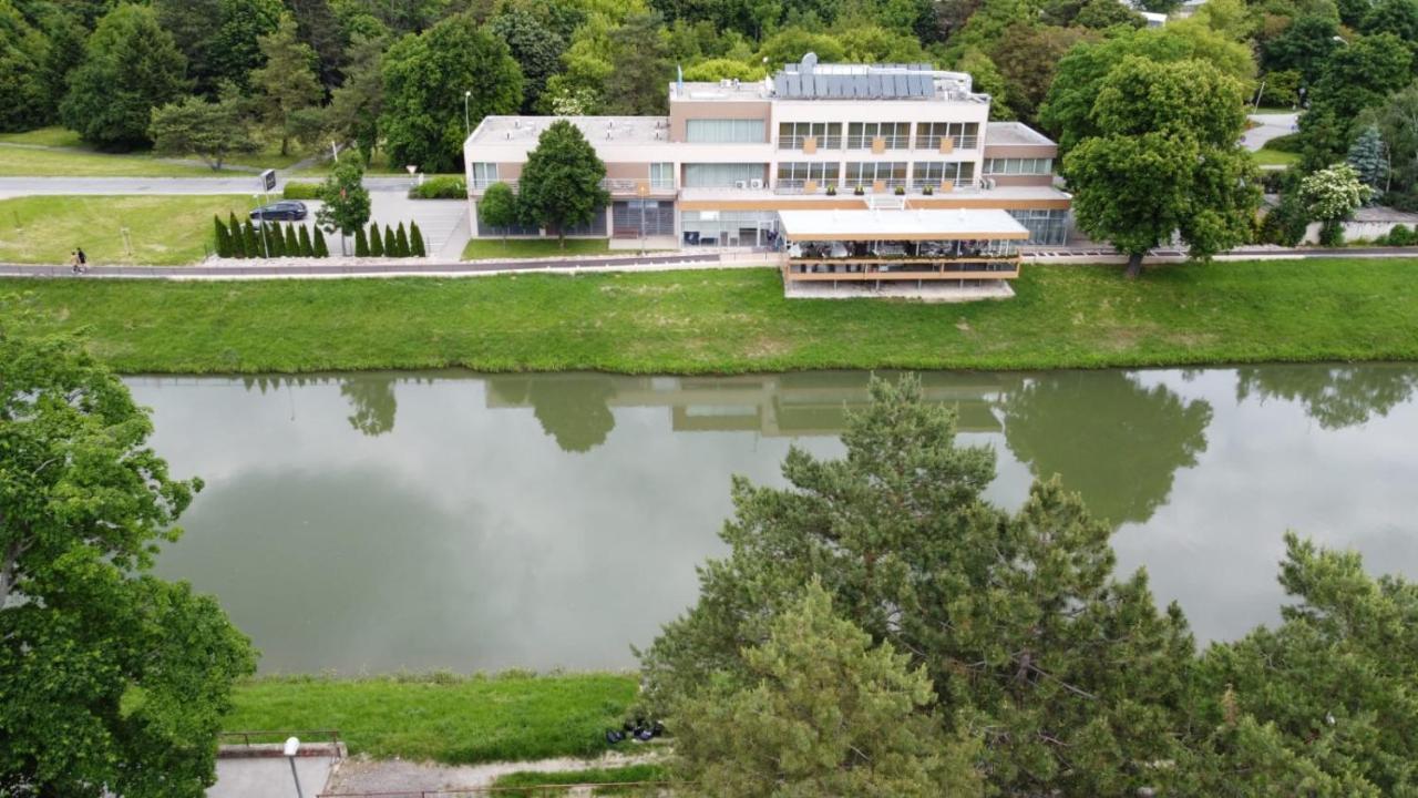 Hotel River Nitra Eksteriør bilde