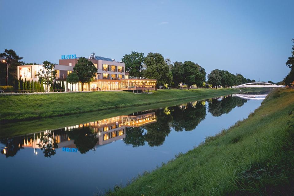 Hotel River Nitra Eksteriør bilde